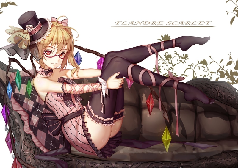 芙兰朵露·斯卡蕾特壁纸来啦！金发少女穿粉短裙笑看镜头