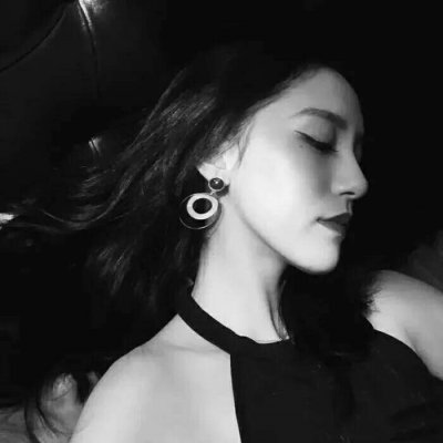 8张清冷感拉满！高冷女生黑白气质头像合集