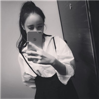 18张灰色调落寞伤感女生头像合集