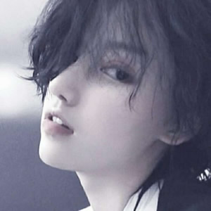 16张高清帅气女生短发QQ头像 直接拿来用