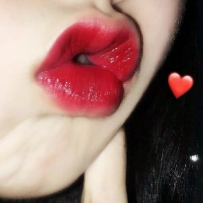 36张高清好看的女生时尚美妆头像图 速来收藏