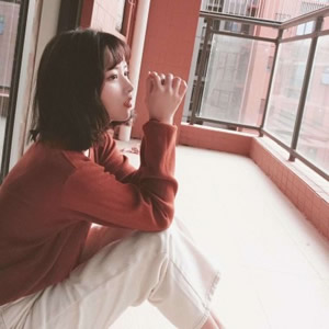 16张高清小清新女生头像 氛围感拉满的日常穿搭头像合集