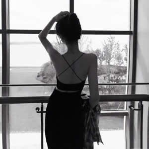 成熟御姐黑白头像合集 16张高清好看的女生头像分享