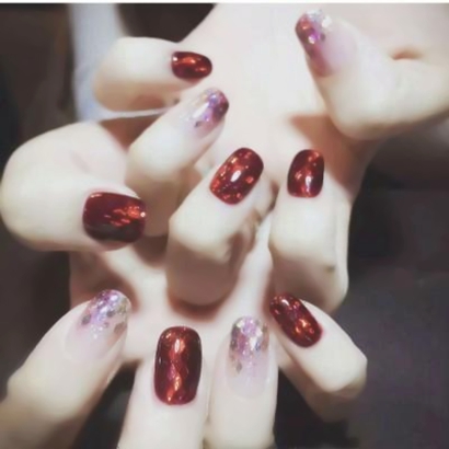 15张高清好看的美甲女生微信头像合集