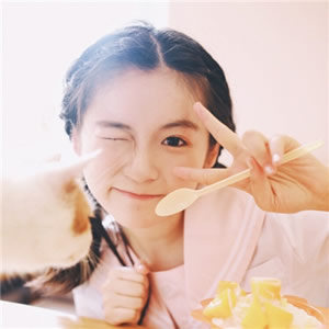 12张超好看的小清新女生微信头像
