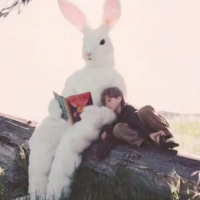 16张高清欧美风女生QQ头像 氛围感直接拉满