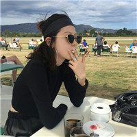 霸气又飒的墨镜女生头像 18张合集