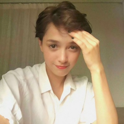 9张高清霸气欧美女生头像 潮流氛围感拉满