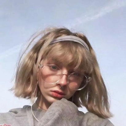 14张高清时尚欧美女头像 氛围感拉满的女生头像素材