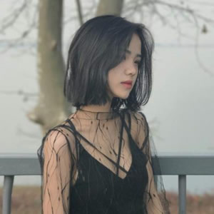 12张氛围感拉满的短发女生侧脸头像 高清无水印素材