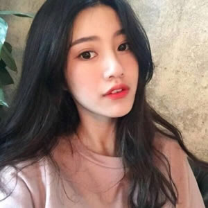 气质高冷的时尚女生头像 16张高清养眼图
