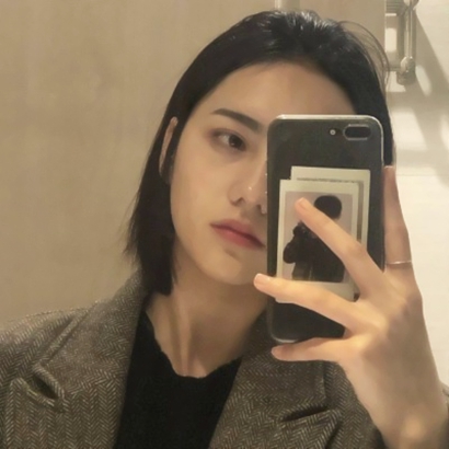 36张高清时尚潇洒女生头像 适配微信的氛围感头像合集