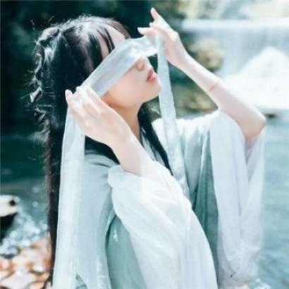 22张高清氛围感拉满的真人女生古风头像