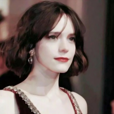 34张高清有气质的外国女生头像合集