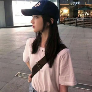 气质高冷的时尚女生头像 16张高清养眼图