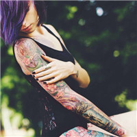 花臂酷飒女生头像 18张高清纹身女生头像合集