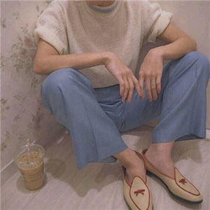12张高清真实感女生卖萌QQ头像 软萌感拉满