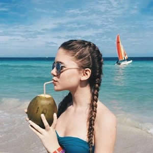 16张高清欧美风女生唯美头像合集