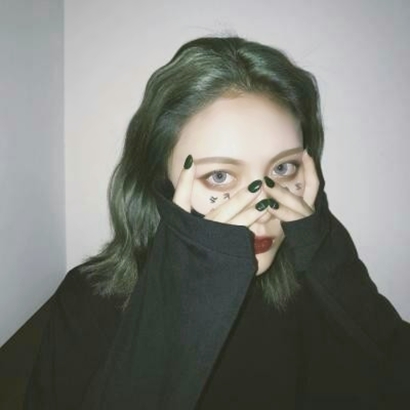 8张氛围感拉满的伤感意境女生头像 高清质感拉满