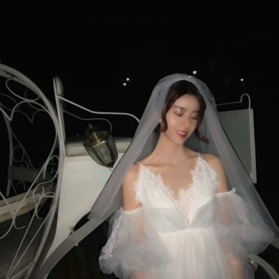 16张高清超拽QQ女生头像 酷感拉满的女生头像合集