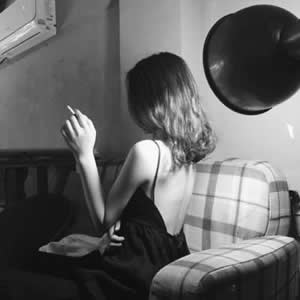 成熟御姐黑白头像合集 16张高清好看的女生头像分享