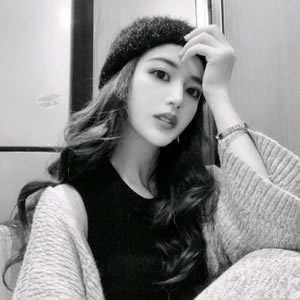 18张自带高冷气场的女生黑白头像 高清质感拉满