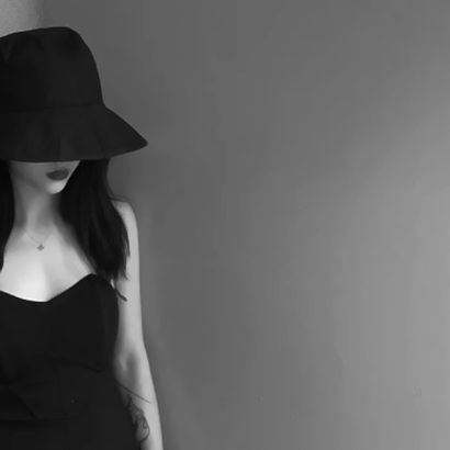 35张高清御姐范高冷黑白女头 氛围感拉满的女生头像合集