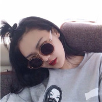 戴墨镜的成熟女生头像合集 共22张