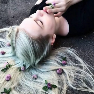 16张高清欧美风女生QQ头像 氛围感直接拉满