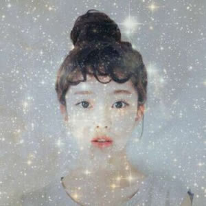 12张高清唯美女生QQ头像 好看的氛围感美女头像合集