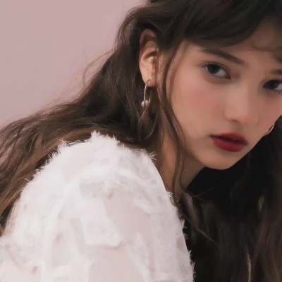 34张高清有气质的外国女生头像合集