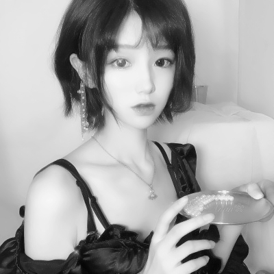 三人闺蜜专属！15张高清黑白单人头像合集