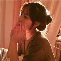 韩系红色系女生头像合集 18张好看的韩版红色女生头像