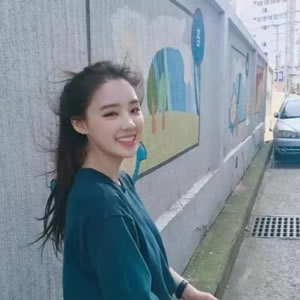 女生时尚可爱微信头像合集 共18张可选