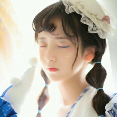 27张带文艺感的高清女生清新微信头像