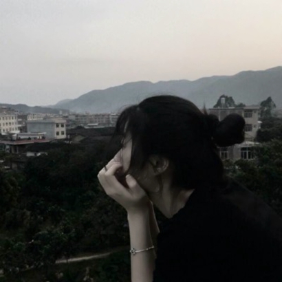 24张高清氛围感女生头像合集 最新意境女头像素材