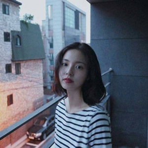 14张氛围感拉满的小清新意境女生头像 高清脱俗又唯美