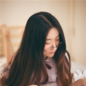 12张高清清新长发真人美女头像 适合当微信头像的女生头像合集