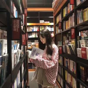12张高清韩系文艺女生QQ头像 清新氛围感拉满