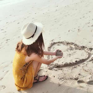 女生海边背影微信头像来啦！16张高清小清新氛围感图直接存