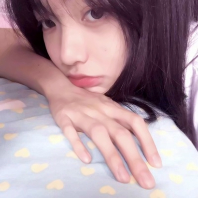 16张高清伤感风女生杂图头像合集