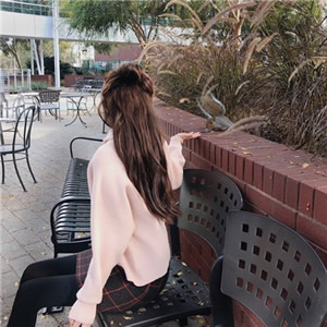 24张高清唯美女生背影杀头像 氛围感拉满