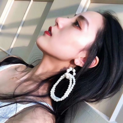 14张高清时尚欧美女头像 氛围感拉满的女生头像素材