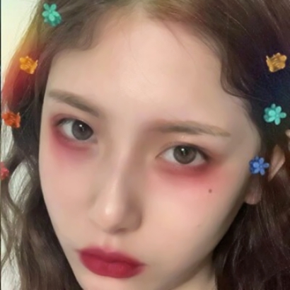 女生美妆高清头像合集 30张精选时尚美妆女生头像