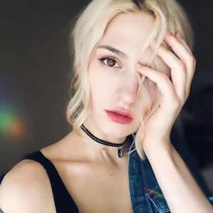 微信欧美高冷女生头像 18张高清好看的欧美范微信头像合集