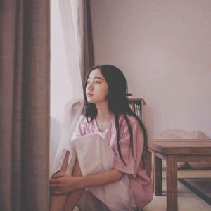 20张高清蹲姿背影女生头像 带着孤独伤感氛围感