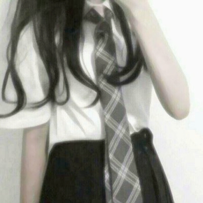 女生衬衫配裙子女头合集来啦 29张超耐看头像