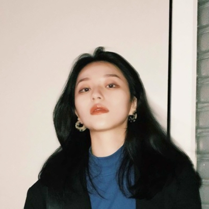 8张高清酷帅女生个性头像 氛围感拉满的魅力女头合集