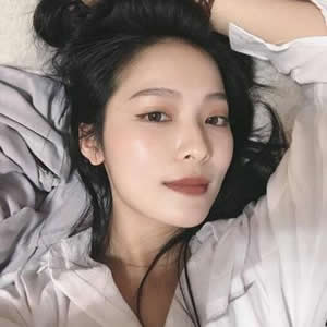 16张清新气质女生微信头像 高清唯美风格直接用