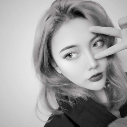16张高清高冷黑白女生头像合集